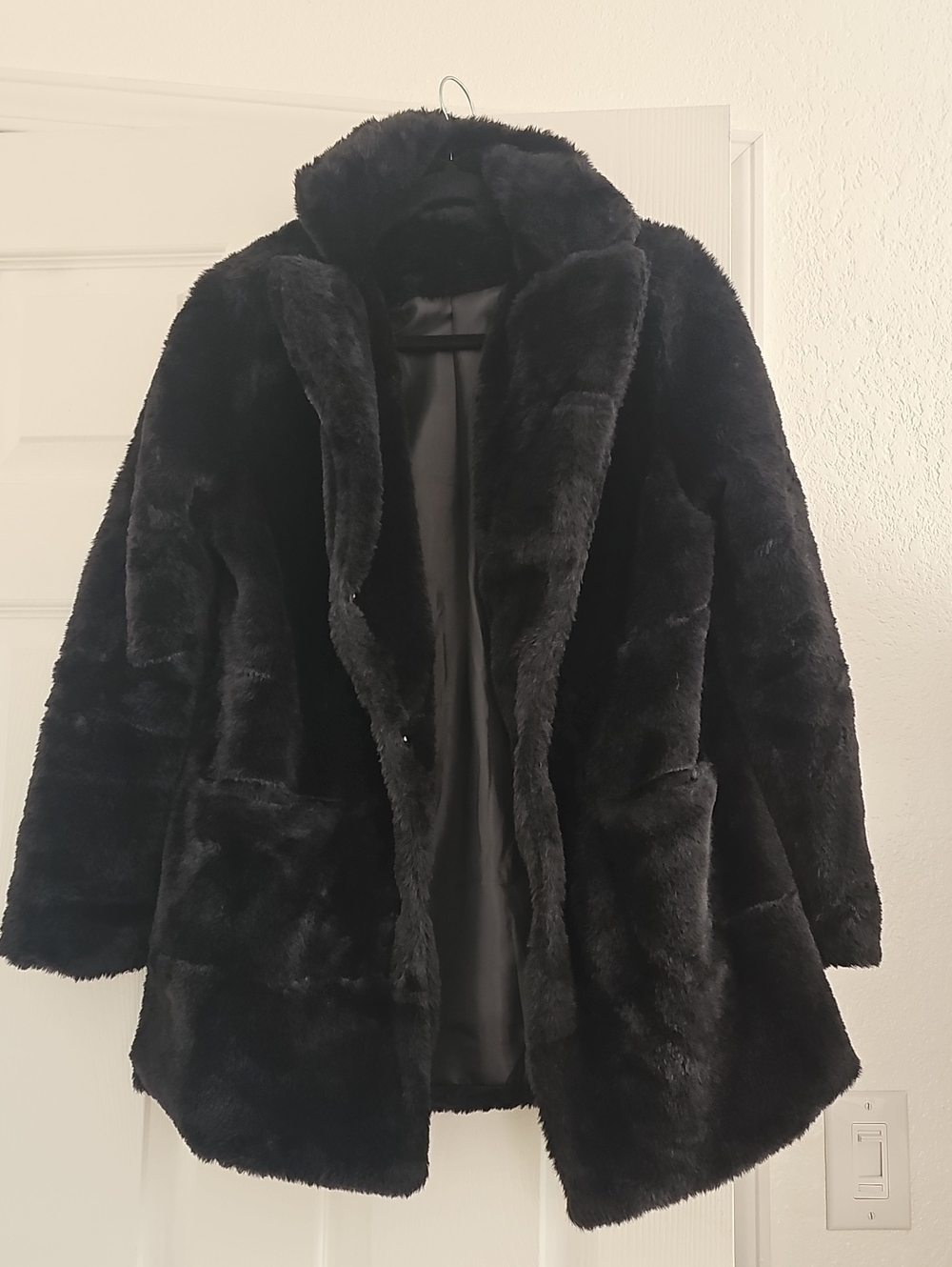 Black Faux Fur Women's Plush Jacket